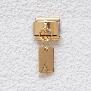 Colgantes Italianos de Alta Calidad al por Mayor, de Acero Inoxidable que no se Deslustra, Chapados en Oro de 18k, Letras para Pulseras de Charms Italianos - Product Image 3