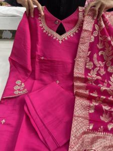 Elegant Magenta Silk <strong>Kurta</strong> <strong>Set</strong> with Intricate Embroidery and Banarasi <strong>Dupatta</strong> for Women and Girls Anarkali <strong>Suit</strong> - Product Image 4
