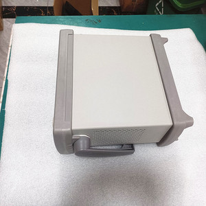 Compteur de fréquence/Chronomètre universel Keysight 53230A avec une résolution de 350 MHz, 12 chiffres/s et 20 intervalles de temps - Product Image 3