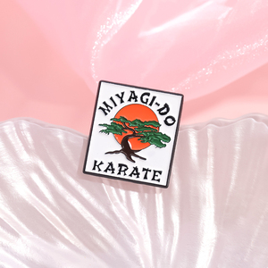 Spille <span class=keywords><strong>Miyagi</strong></span> Do Karate smaltato spille da ventaglio di arti marziali personalizzate spille risvolti gioielli regalo per cartoni animati - Product Image 5