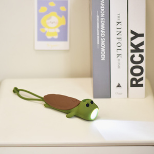 USB Có Thể Sạc Lại Trẻ Em Ánh Sáng Ban Đêm Động Vật Món Quà Mini Xách Tay Silicone Vui Đèn Pin Biển Rùa <span class=keywords><strong>LED</strong></span> Chiếu Sáng Bé - Product Image 2
