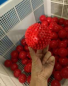Venta al por mayor Durable PVC Yoga liberación pie espalda hombro pierna erizo bolas rodillo masajeador 7,5 cm Spiky masaje bola para todo - Product Image 4