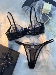 Ensemble de lingerie élégante en dentelle brodée noire et bleue avec soutien-gorge en dentelle florale pour femmes Ensemble de lingerie sexy noire pour femmes avec tentation - Product Image 4