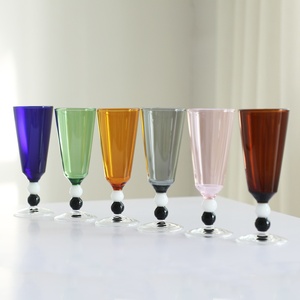 <span class=keywords><strong>Verre</strong></span> à whisky et <span class=keywords><strong>vin</strong></span> rouge en <span class=keywords><strong>verre</strong></span> résistant à la chaleur, color-block noir, <span class=keywords><strong>blanc</strong></span> et jaune, nouveau modèle, design à double bordure, sans poignée - Product Image 1