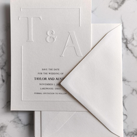 Carte de mariage avec bordure gaufrée, monogramme olive, papeterie héritage romantique, pour annulations de mariage et annonces de mariage au sud des États-Unis
