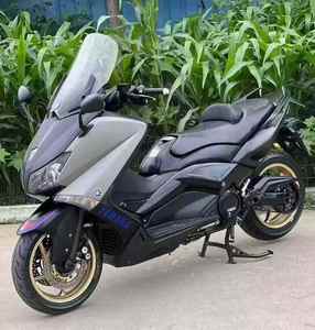Motocyclettes d'occasion Yamaha Tmax 530 <span class=keywords><strong>Scooter</strong></span> à essence avec moteur bicylindre en ligne DOHC refroidi par eau Doté d'un double disque Maxi-<span class=keywords><strong>scooter</strong></span> - Product Image 1