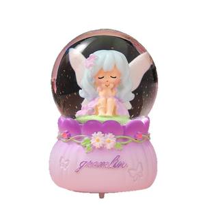 Boule de cristal lumineuse en forme de poupée de dessin animé, ornements en verre flocon de neige - Cadeaux créatifs pour étudiants, mariages, anniversaires, décoration rêveuse, vente en gros - Product Image 5