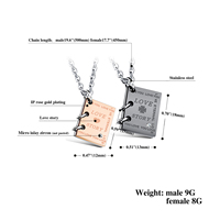 Un livre d'amour qui écrit notre amour Collier pendentif livre de lettres gravées en acier inoxydable pour couple