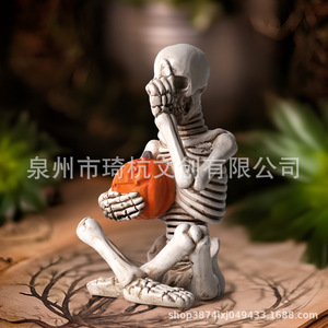 Décoration de table intérieure en résine, squelette d'Halloween tenant une citrouille, pour fête à la maison, cadeau - Product Image 4