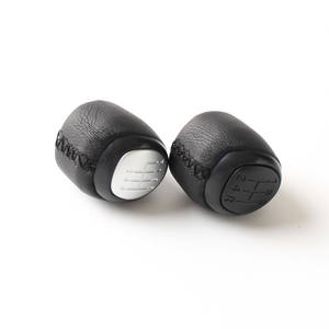 Pomo de palanca de cambios de cuero negro y plateado de 5 y 6 velocidades para Saab 93 9-3 SS 2003 2012, cubierta ergonómica para palanca de cambios - Product Image 4
