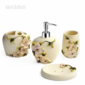 Penjualan langsung dari pabrik empat bagian bunga pahatan polyresin set ruang cuci aksesori kamar mandi dekorasi mewah