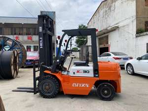 Haute qualité Komatsu 3 tonnes 4WD chariot élévateur diesel utilisé utilitaire mât à deux étages performance stable bon état ferme prix bon marché - Product Image 5