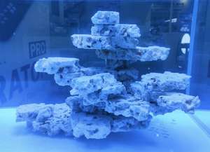 Hete Verkoop Goedkope Prijs Natuur Op <span class=keywords><strong>Aquarium</strong></span> Zwarte Tegel Ruwe Steen Natuurlijke Basalt Rots Te Koop - Product Image 2