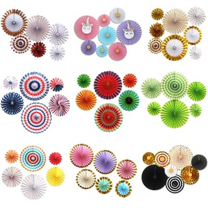 Newly Designed Round Paper Fans Silkscreen Printed Christmas and Mother's Day Party Decorations Handcrafted Paper Crafts