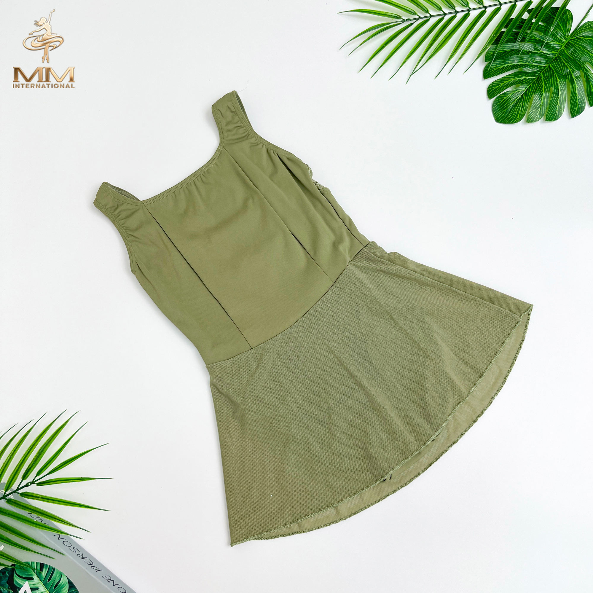 สีเขียวเข้ม