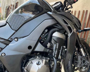 Moto sportive Kawasaki Z1000 1000cc d'<span class=keywords><strong>occasion</strong></span> haute performance à vendre - Faible kilométrage et excellent état - Product Image 4