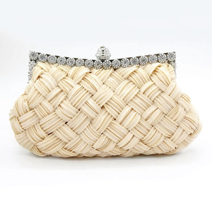 Nouvel Arrivage Direct Usine : Sac en Satin Tissé avec Strass Rouge, Sac de Mariée 2-en-1, Pochette de Soirée et Sac Bandoulière pour Fêtes - Product Image 4