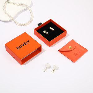 Boîte d'emballage de bijoux en carton rigide personnalisée de luxe avec logo imprimé et insert en éponge doublé de velours - Product Image 4