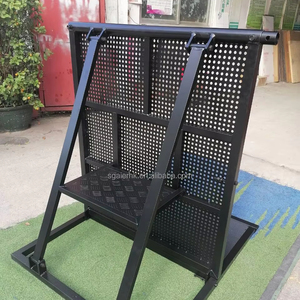 Barrière temporaire pliable en alliage d'aluminium, économique et portable, pour le contrôle des foules lors d'événements, hauteur 36 pouces - Product Image 1