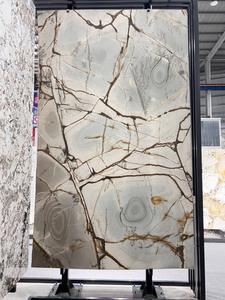 Dalles de marbre en granit Patagonia blanc veiné or, luxe moderne, calcite, translucide, poli, grand design graphique - Product Image 2