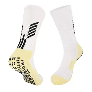 جوارب رياضية للصالة الرياضية بتصميم شعار مخصص جوارب مضادة للانزلاق لرياضة كرة القدم جوارب متينة لرياضة كرة القدم