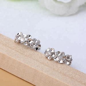 Pendientes de Aro con Forma de Camelia, Modelo Nobility, Circonita Cúbica 4A, Chapados en Rodio, Plata de Ley 925, para Regalo de Boda - Product Image 4