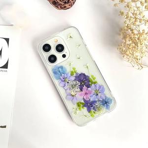 Funda para Teléfono Compatible con iPhone 17/16/15, Diseño de Golondrina Morada Voladora XP901, Hortensia Azul Nueva, Flor Seca Real, Resina Epoxi - Product Image 1