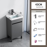 Ensemble de salle de bain de luxe léger avec miroir intelligent, vasque en alliage d'aluminium et toilettes en céramique, solution complète pour le sol