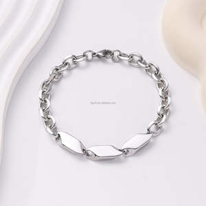 Bracelet chaîne <span class=keywords><strong>gourmette</strong></span> classique en acier inoxydable avec logo gravé, maillons plats, bijou intemporel pour cadeau de <span class=keywords><strong>couple</strong></span>, personnalisable - Product Image 3