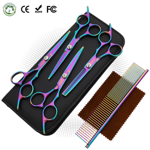 Vente en gros usine : Kit de toilettage multicolore <span class=keywords><strong>pour</strong></span> animaux de compagnie, comprenant des <span class=keywords><strong>ciseaux</strong></span> de 7 pouces <span class=keywords><strong>pour</strong></span> la coupe du pelage et un outil simple de beauté et d'entretien - Product Image 1