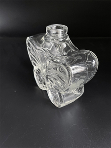 Bouteille à liqueur en verre au design papillon pour vodka, whisky, brandy, <span class=keywords><strong>tequila</strong></span> - Product Image 1