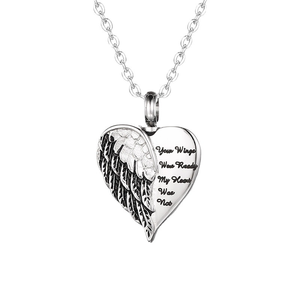 Colgante de Corazón Vintage con Alas de Ángel Grabadas para Hombre y Mujer, Regalo Romántico, Diseño Atemporal |   Impermeable e Hipoalergénico - Product Image 1