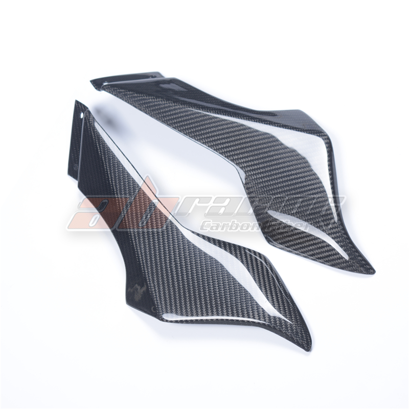 แผงด้านข้างสำหรับช่องรับอากาศทั้งสองด้าน