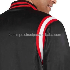 แจ็กเก็ตนักบินแขนยาวผ้าซาตินสีดำเป็นมิตรกับสิ่งแวดล้อมน้ำหนักเบางาน OEM - Product Image 5