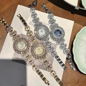 Reloj de Cuarzo con Cadena de Girasoles Pequeños, Regalo Perfecto para las Fiestas, para Mujer - Product Image 5