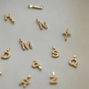 Collana con Ciondolo a 26 Lettere Personalizzabile in Argento Sterling S925 Placcato Oro 18K per Donne - Accessorio Creativo, Personalizzato, Fai-da-Te - Product Image 2