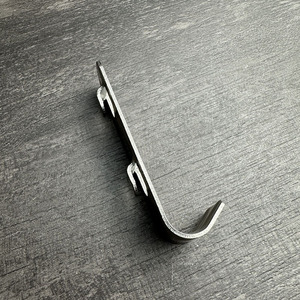 Gancho de Acero Inoxidable Tipo J Tongbao, Capacidad de Carga de 300g, Gancho para Montaje en Pared para Refrigerador o Vitrina, Superficie Metálica Duradera - Product Image 1