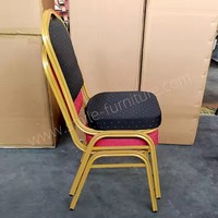 Chaise de banquet moderne en cuir avec cadre doré, empilable, assise en tissu, idéale pour mariages, événements et hôtels – Offre Spéciale