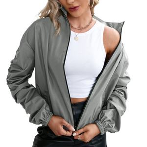 เสื้อแจ็คเก็ตกีฬาขายส่งจากโรงงาน เสื้อแจ็คเก็ตกันฝนผู้หญิง สีดำ ผ้าโพลีเอสเตอร์ น้ำหนักเบา แจ็คเก็ตเดินป่าแบบมีฮู้ดสั่งทำได้ - Product Image 5