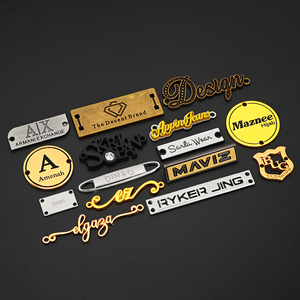 Bolsa de accesorios de ropa Hijab grabado en oro Abaya bufanda zapatos logotipo de marca personalizado etiqueta de Metal en relieve para ropa - Product Image 3