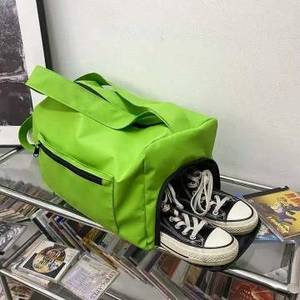 Bolsa de Viaje de Fin de Semana Impermeable de Cuero PU para Mujer, Bolsa de Gimnasio Personalizada, Bolsa Deportiva Verde Tipo Caja de Zapatos - Product Image 4