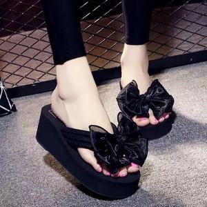 <span class=keywords><strong>Chic</strong></span> Bowknot Wedge Tongs pour femmes antidérapantes, diapositives de plage et de vacances prêtes pour l'été - Product Image 4