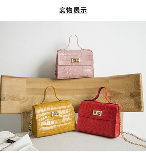 Bolsos de mujer Bolsos de lujo Precios al por mayor en el mercado chino Bolsos de señora baratos y bolsos de hombro con cadena - Product Image 2