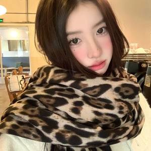 Écharpe en fourrure mi-longue pour femmes, style coréen, imprimé léopard, chaude et polyvalente, écharpe décorative pour l'automne/hiver - Product Image 4