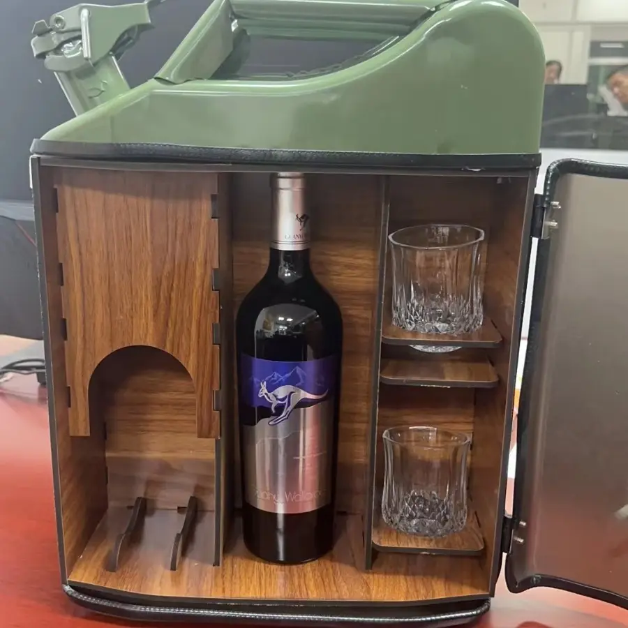 Juego de caja de regalo para whisky con soporte para latas de madera, juego de mini bar de acero