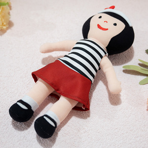 Muñeca de Peluche Personalizada con Top a Rayas y Falda Roja, Adorable Juguete de Peluche para Niñas, Regalo Perfecto para Niñas - Product Image 6