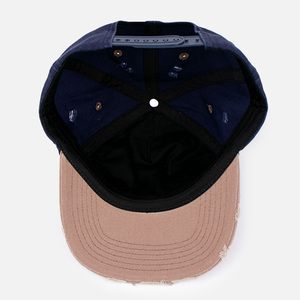 Cappellino da Baseball Bicolore con Logo Personalizzato, Bordo Sfrangiato e Ricamo 3D Multicolore per Brand di Streetwear Vintage Urbano - Product Image 3