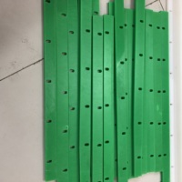 Blok Slider UHMWPE Kelas Makanan untuk Pemandu Rantai Konveyor Pengolahan Makanan, Layanan Pemotongan Khusus, Bantalan Anti Aus