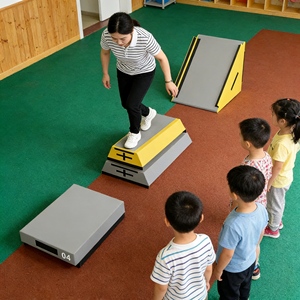 Circuito de Obstáculos Ninja Warrior Personalizable, Paredes de Escalada Antideslizantes para Niños, Parque Infantil al Aire Libre, Tobogán y Zona de Juegos - Product Image 2