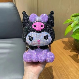 Manualidad Infantil de Stitch y Hello Kitty con Hucha de Vinilo para Pintar con Diamantes y Paquetes de Materiales - Product Image 3